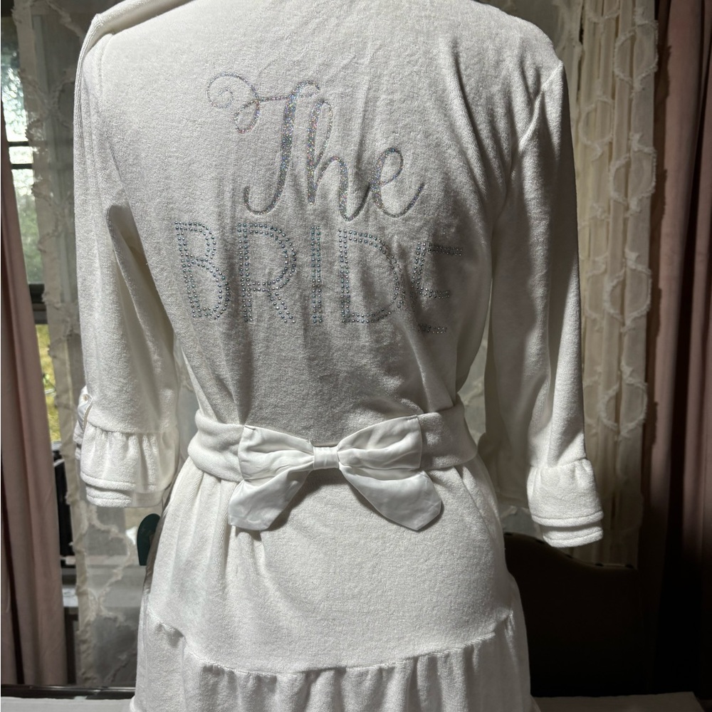 Betsey Johnson Cream Ruffle Robe - Picture 7 of 12